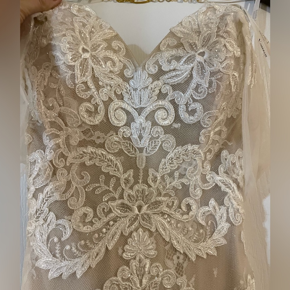 Wedding/Reception Dress - Picture 4 of 7